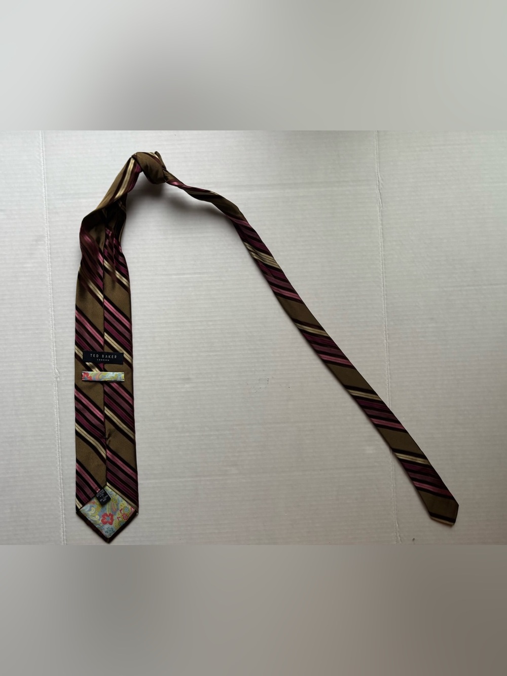 Ted baker 100% imported silk pink green brown diagonal striped tie men’s formal